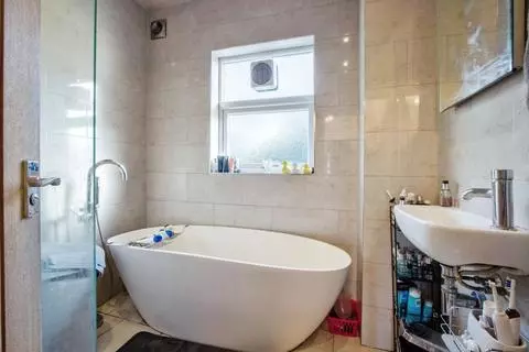 3 bedroom semi-detached house for sale - Photo 16