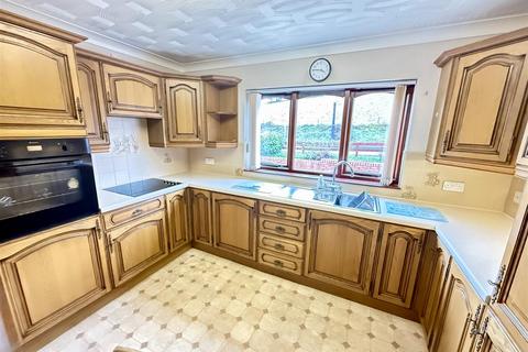 3 bedroom detached bungalow for sale, Llanwnnen, Lampeter