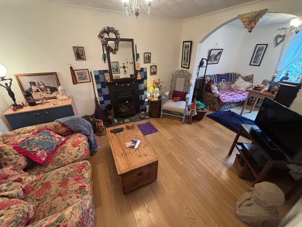 Open plan living/sitting room