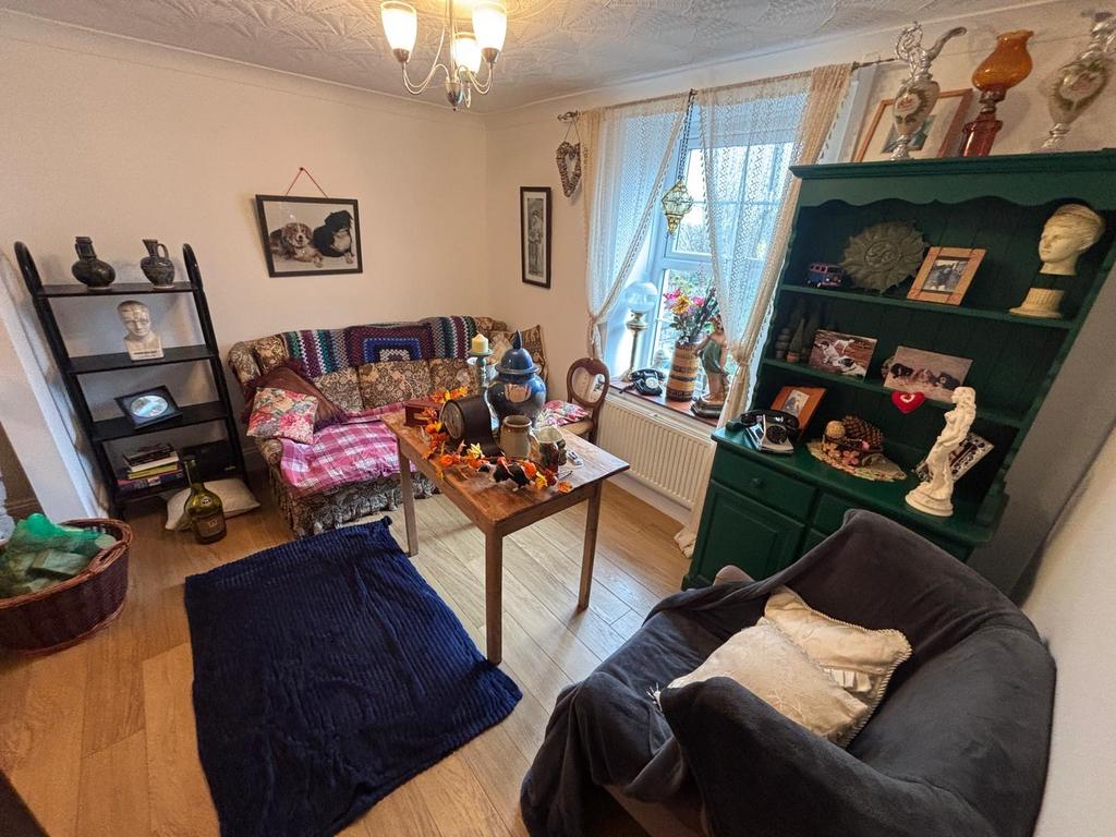 Open plan living/sitting room