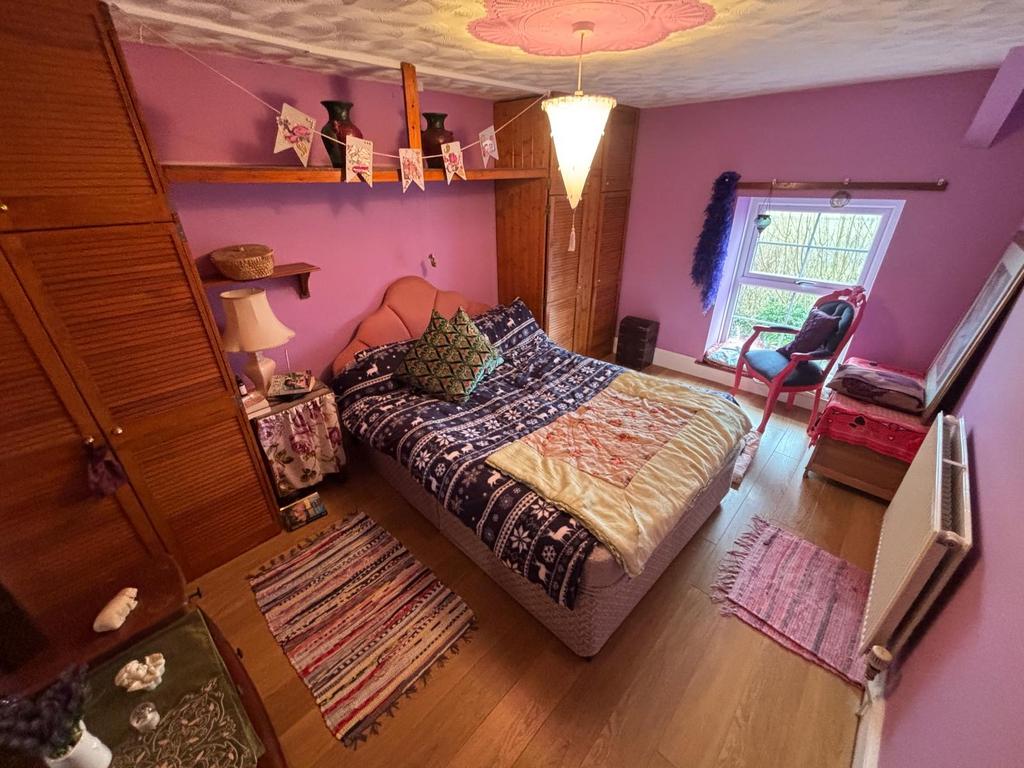 Front bedroom 1