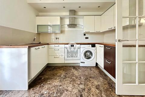 2 bedroom flat to rent, Parkside, London SE3