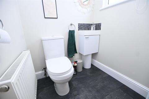 4 bedroom detached house for sale, Taranto Road, Canvey Island SS8