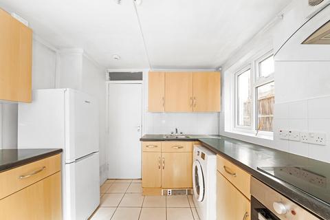 1 bedroom ground floor flat to rent, Nutcroft Road, Peckham, London, SE15