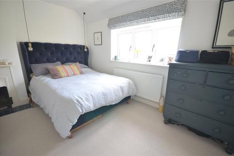 undefined, Peakfield, Frensham, Farnham, Surrey, GU10