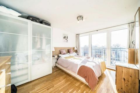 undefined, Holland Gardens, Brentford TW8