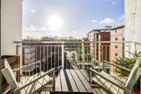 undefined, Holland Gardens, Brentford TW8