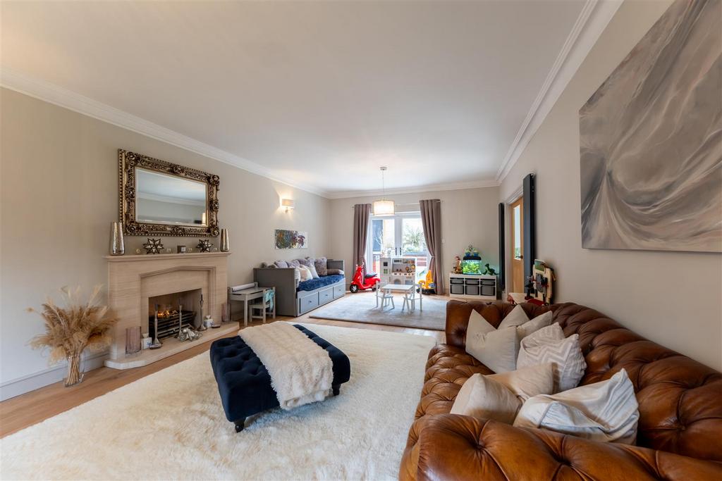 74 Hadrian Way-017.jpg