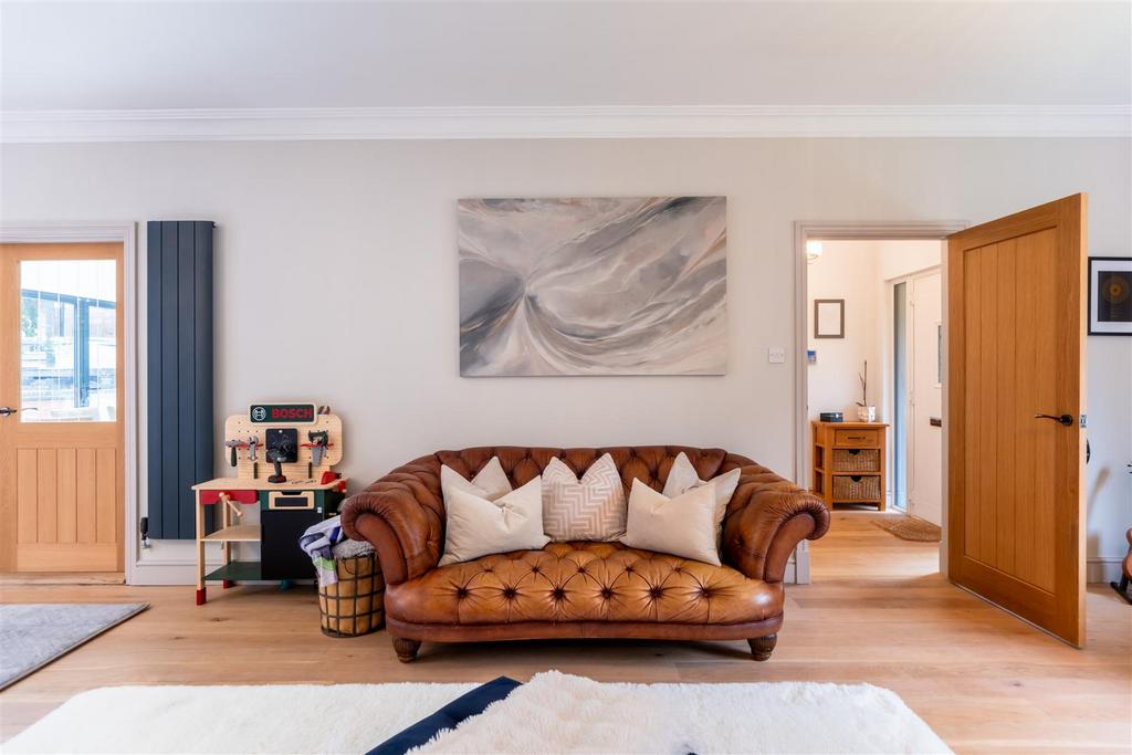 74 Hadrian Way-015.jpg