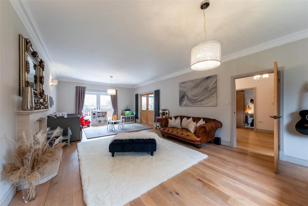 74 Hadrian Way-014.jpg