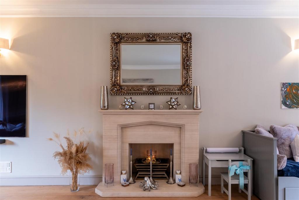 74 Hadrian Way-019.jpg