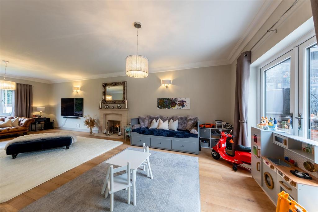 74 Hadrian Way-021.jpg