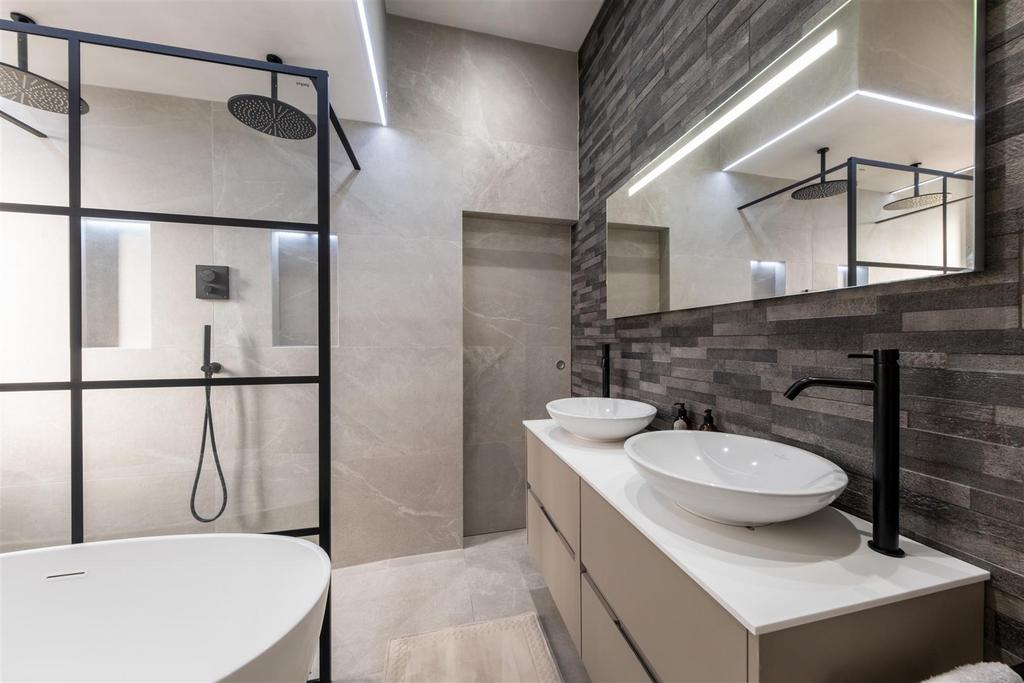 74 Hadrian Way-036.jpg