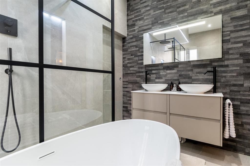 74 Hadrian Way-040.jpg