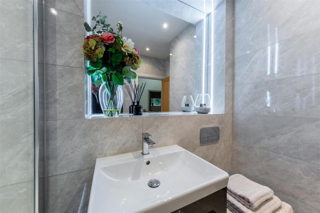 74 Hadrian Way-056.jpg