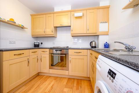 1 bedroom flat for sale, Ovaltine Drive, Kings Langley WD4