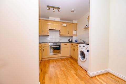 1 bedroom flat for sale, Ovaltine Drive, Kings Langley WD4