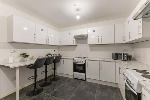 6 bedroom semi-detached house to rent, Radcliffe Road, Harrow, London, HA3