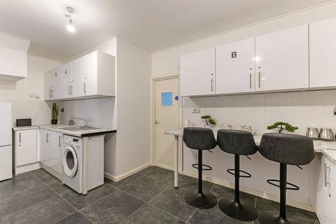 6 bedroom semi-detached house to rent, Radcliffe Road, Harrow, London, HA3