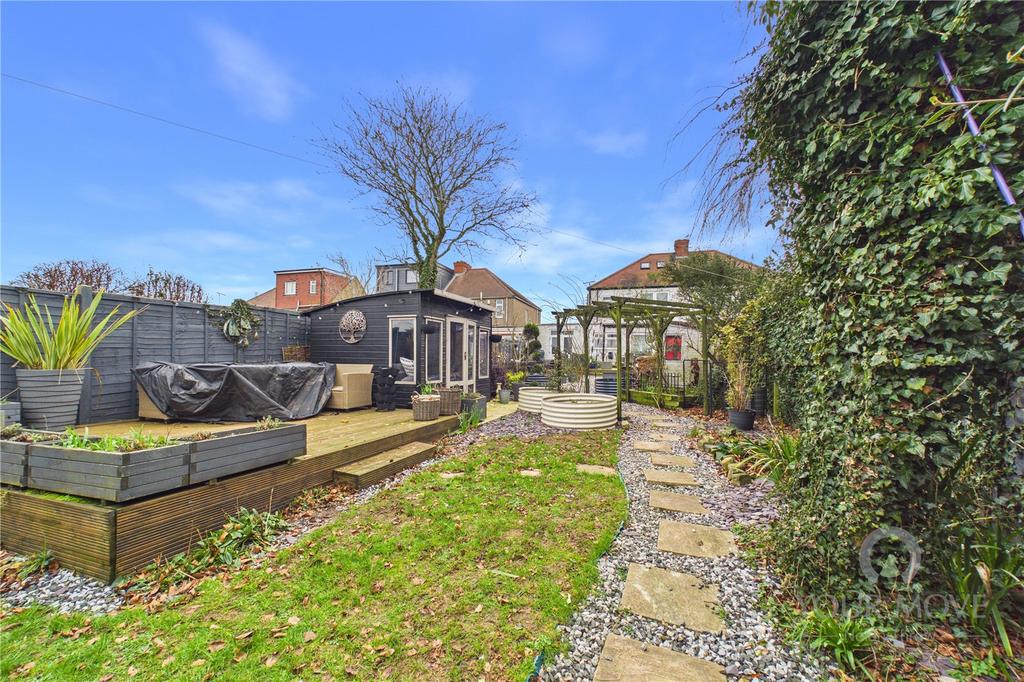 Rear Decked Area
