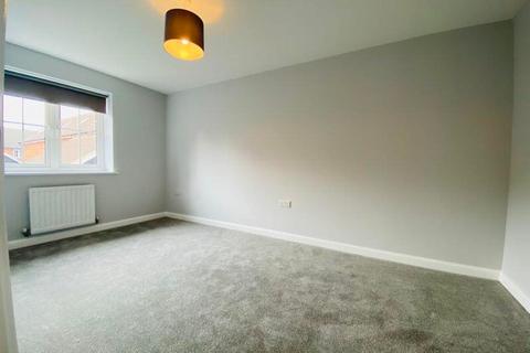 3 bedroom terraced house to rent, Leigh Road, Sittingbourne ME10