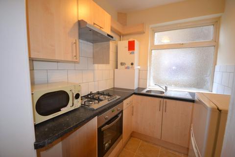 Studio to rent, Deanscroft Avenue, London, NW9