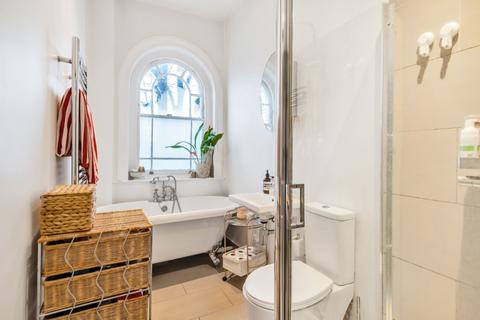 2 bedroom flat to rent, Knights Hill, Tulse Hill, London, SE27