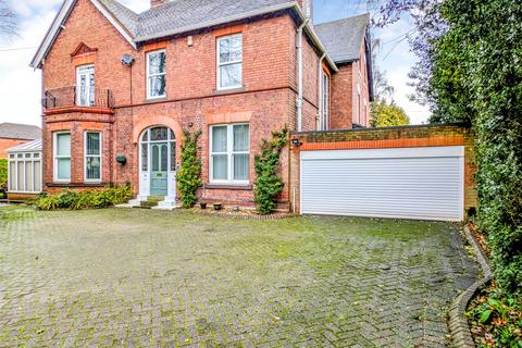 3 bedroom semi-detached house for sale, Broomfield Road, Kidderminster, Worcestershire, DY11