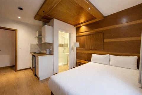 Studio to rent, 45 Kempsford Gardens, Earls Court SW5