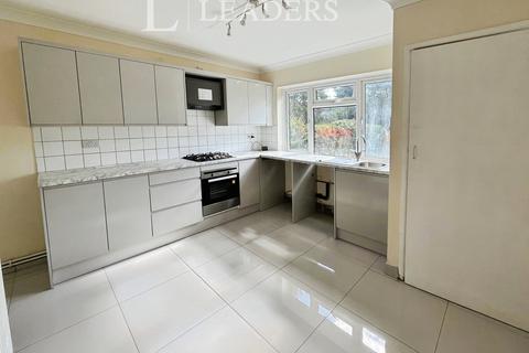 3 bedroom semi-detached house to rent, Waterworks Drive, CO16