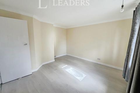 3 bedroom semi-detached house to rent, Waterworks Drive, CO16