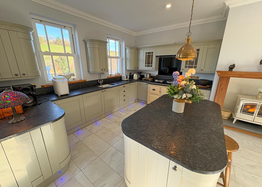 Kitchen / breakfast room