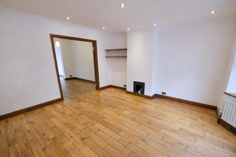3 bedroom semi-detached house to rent, Woodcote Avenue, Mill Hill, NW7