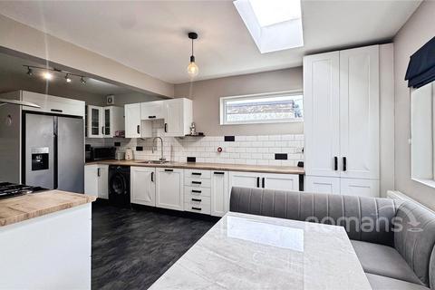 2 bedroom bungalow for sale, Oxenden Road, Tongham, Farnham