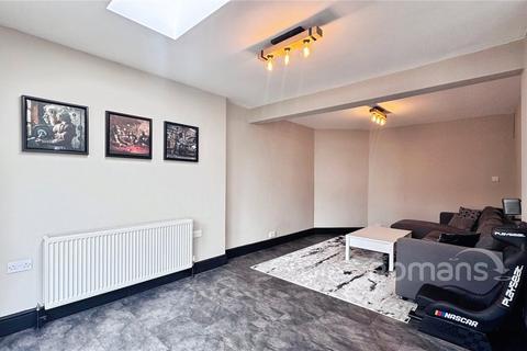 2 bedroom bungalow for sale, Oxenden Road, Tongham, Farnham