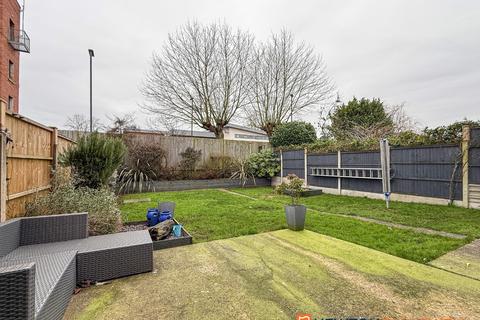 3 bedroom semi-detached house for sale, Rufford Avenue, Newark NG24
