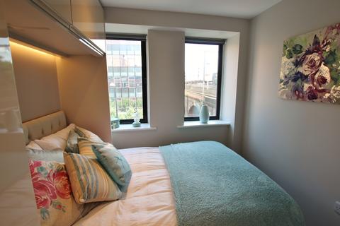 2 bedroom apartment to rent, Princess Street, Manchester M1