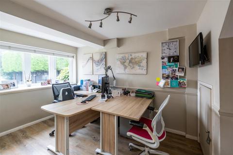 3 bedroom detached house for sale, Staffords Place, Horley