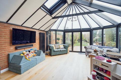 3 bedroom semi-detached house for sale, Hillcroft Crescent, Watford WD19