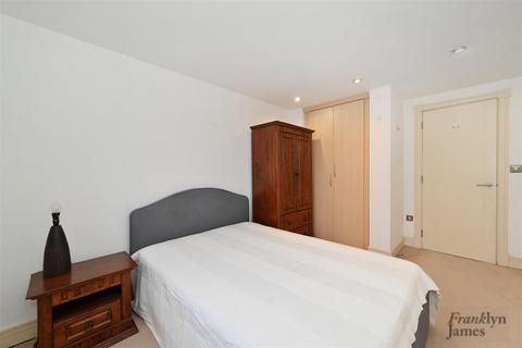 undefined, Apollo Building, Newton Place, London, E14