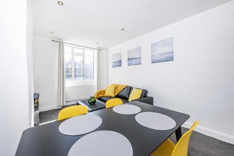 2 bedroom flat for sale, Angel House