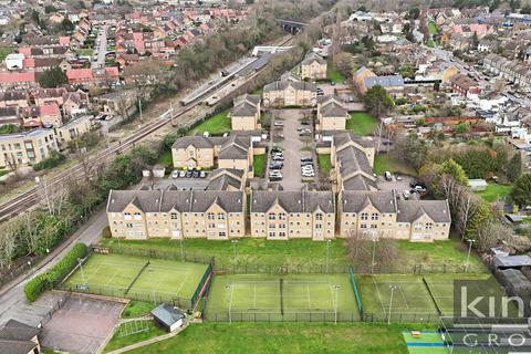 2 bedroom apartment for sale, Kirkland Drive, Enfield