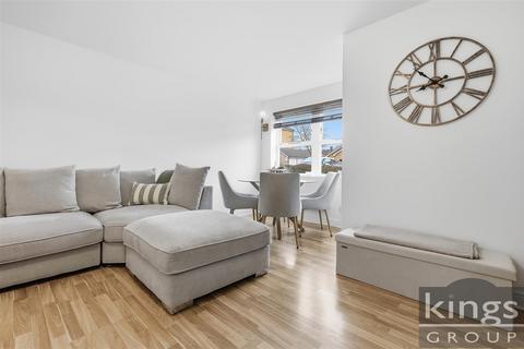 2 bedroom apartment for sale, Kirkland Drive, Enfield
