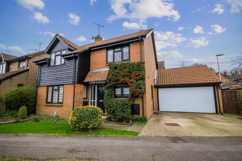 4 bedroom detached house for sale, Stuart Way, East Grinstead, RH19