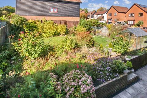4 bedroom detached house for sale, Stuart Way, East Grinstead, RH19