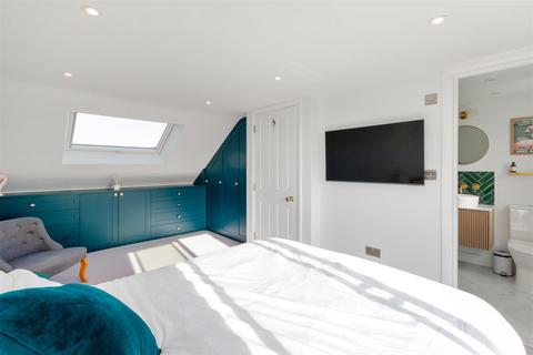 4 bedroom terraced house for sale, Phyllis Avenue, Motspur Park KT3