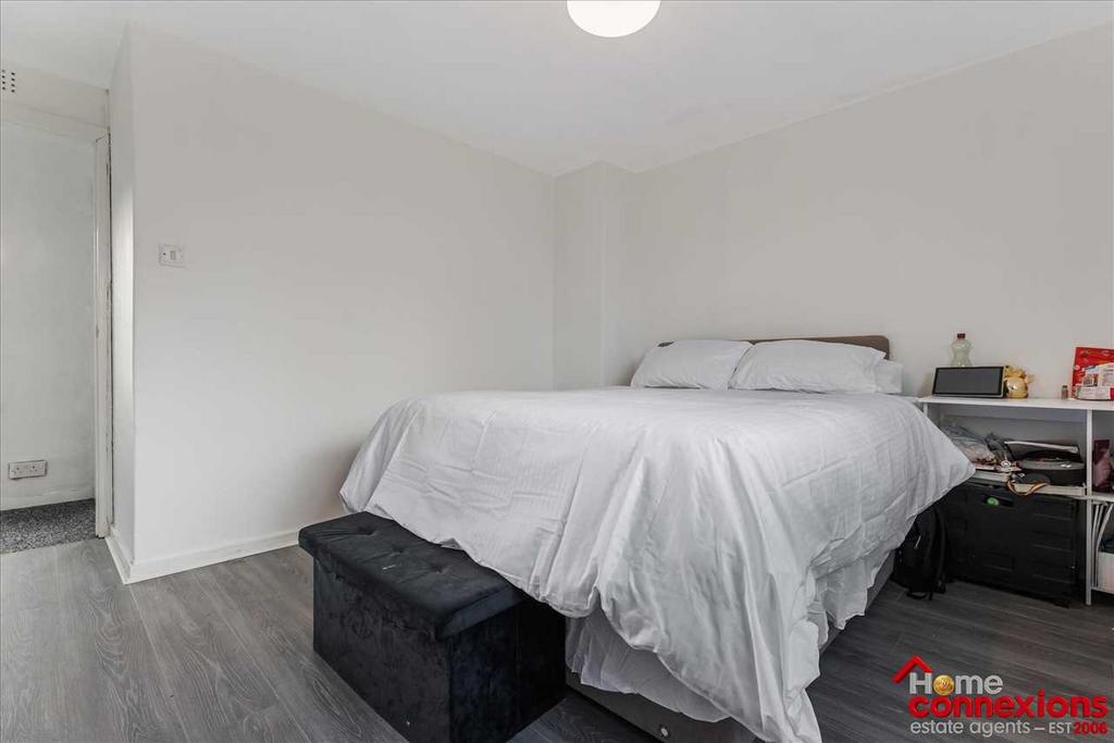 Bedroom One (2)