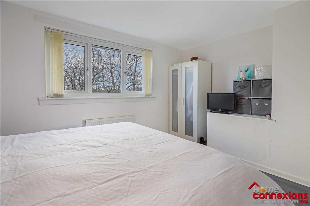 Bedroom One (3)