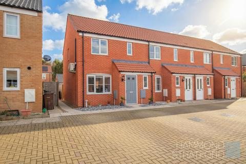 3 bedroom end of terrace house for sale, Catlyn Place, Wymondham