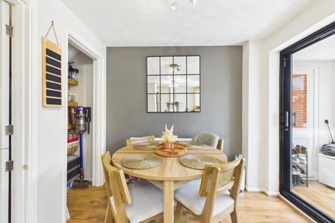 undefined, Barley Crescent, Long Meadow, Worcester, Worcestershire, WR4